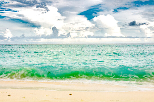 playa mar verano arena nubes cielo relax mar azul cancun 