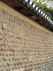 日本の奈良の伝統的な練塀