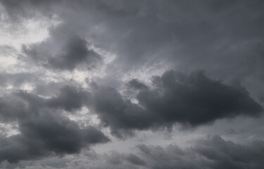 Obraz premium Scenery of dark rainy cloudy sky in rainy day. 