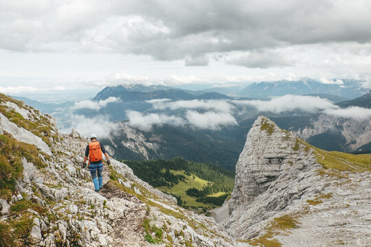 Wanderer an der Alpspitze