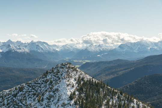 Blick vom Herzogstand auf den Martinskopf