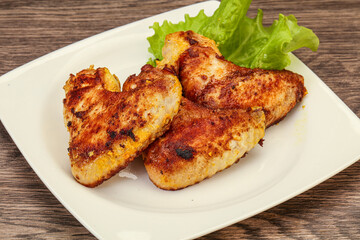 Roasted chicken wings with spices
