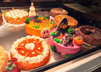 cakes decorated in style of Halloween
