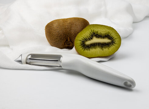 Cut Kiwi Fruit With Peeler