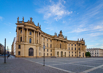 Obraz premium Berlin Hauptstadt Fernsehturm Potsdamer Platz Gandarmenmarkt Museumsinsel Regierunsvirtel 
