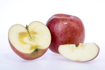 Naklejka na ściany i meble fresh and delicious apple isolated on white background 