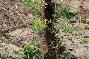 Oblique angle of hole in the middle for the construction or transportation of underground equipment.