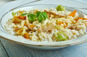 Pearl barley, bacon & leek casserole