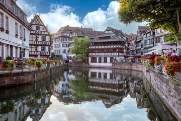 Fototapeta na wymiar Häuser in der Altstadt von Straßburg, Petite France