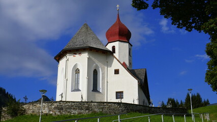Fototapeta na wymiar Damülser Bergkirche, Bregenzerwald, Vorarlberg