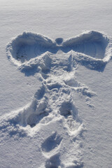 Engel aus Schnee, irgendwo im Sauerland