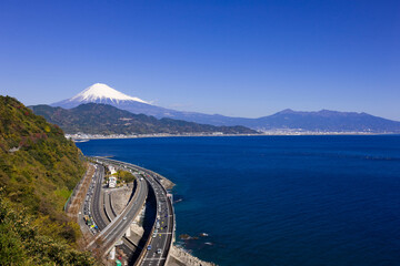 Obraz na płótnie Canvas 富士山と高速道路