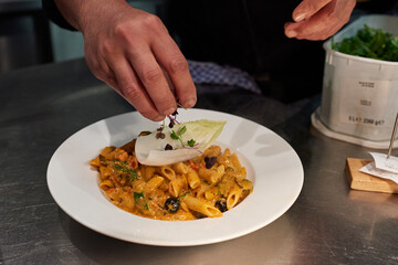 Hand und Pasta