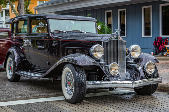 1932 Packard 900 Light 8