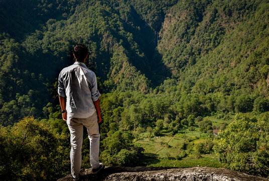 Persona Viendo Paisaje