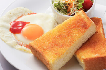 トーストと卵