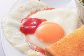 トーストと卵