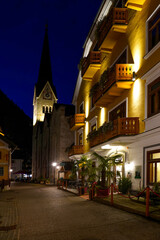 Fototapeta na wymiar Altstadt Hallstatt am Abend, Salzkammergut Österreich