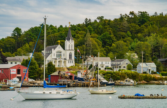 Boothbay Harbor, a Maine coastal village 
