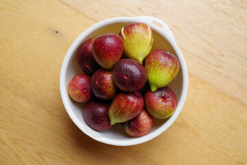 収穫した新鮮なイチジク