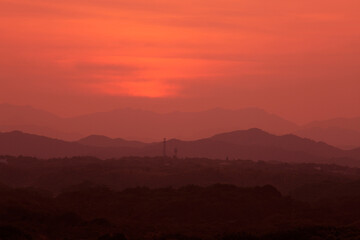 山並の夕焼け