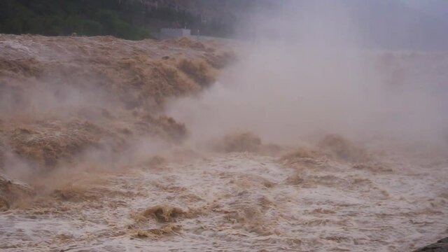 Huanghe water flowing endless, spectacular.
