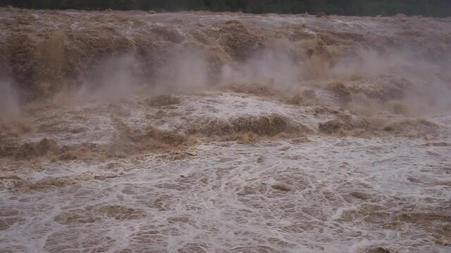 Huanghe water flowing endless, spectacular.