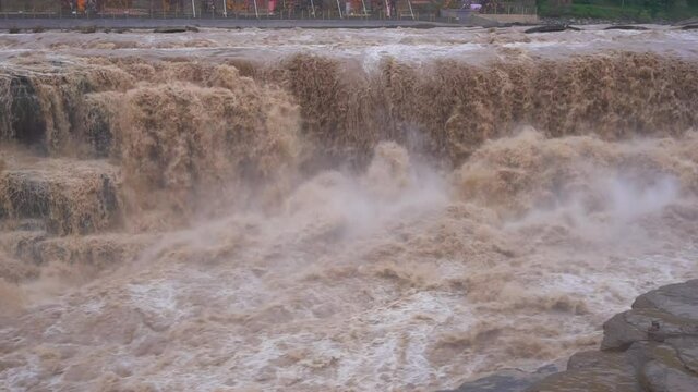Huanghe water flowing endless, spectacular.