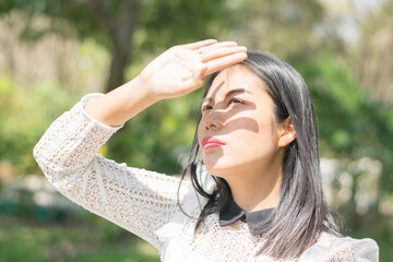 women protect sunlight