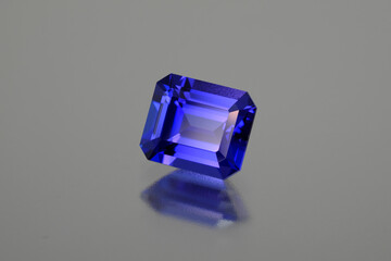 タンザナイト(tanzanite)	