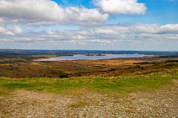 Braspart. Les tourbières et le lac de Brennilis vus depuis le Mont-Saint-Michel de Braspart. Finistère. Bretagne