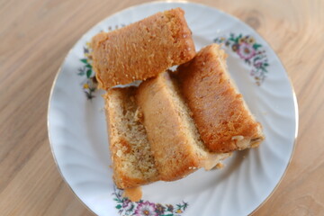 Banana cakes served on a plate