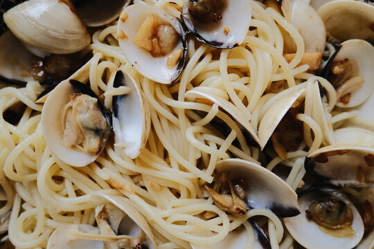 Spaghetti con almejas