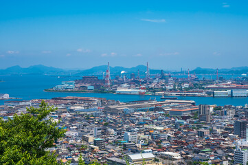 夏の高塔山展望台から見る北九州景観