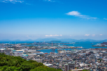 Fototapeta na wymiar 夏の高塔山展望台から見る北九州景観
