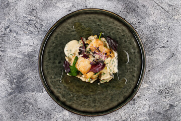 Salad with smoked cod with Basil ,onion and mushroom sauce