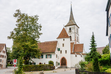 Muttenz, Kirche, Sankt Arbogastkirche, Sankt Arbogast, Reformierte Kirche, Ringmauern, Kirchhof, Dorf, Dorfkern, Kirchplatz, Kirchturm, Baselland, Schweiz, Herbst, Sommer