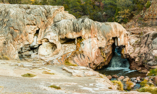 Soda Dam Falls, Santa Fe National Forest, New Mexico, USA