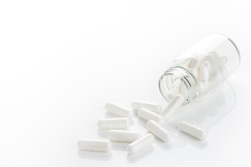 カプセル剤とガラスボトル