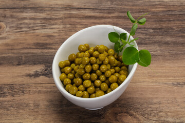 Canned Green peas in the bowl