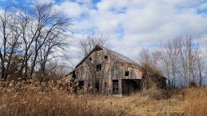 Obraz premium old abandoned farm house