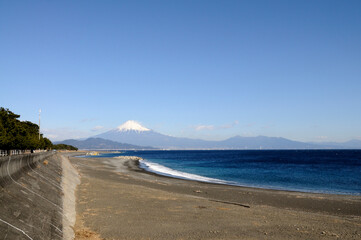三保から見る　富士山