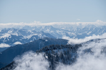 Fototapeta na wymiar Blick von der Brecherspitze auf die Alpen