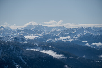 Fototapeta na wymiar Blick von der Brecherspitze auf die Alpen