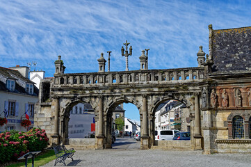 Fototapeta na wymiar Enclos Paroissial de Sizun, L’arc de triomphe, Armorique, Finistère, Bretagne, France