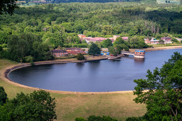 Obraz premium Trimpley Reservoir in summertime from above