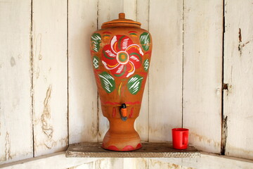 Clay filter for water purification, widely used in the interior of Brazil.
