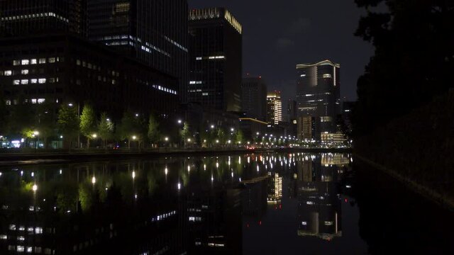 夜の皇居外苑