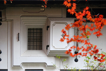 晩秋の角館・角館武家屋敷「青柳家」土蔵 © Paylessimages