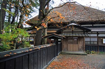 晩秋の角館・角館武家屋敷「石黒家」黒板塀